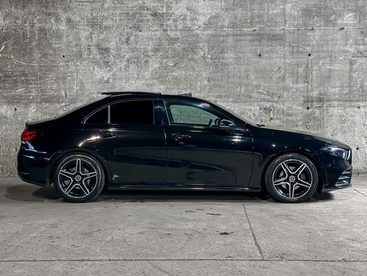 Mercedes-Benz A200 Launch Edition Premium Plus 163pk 2019 (Origineel-NL) A-klasse, ZV-617-L