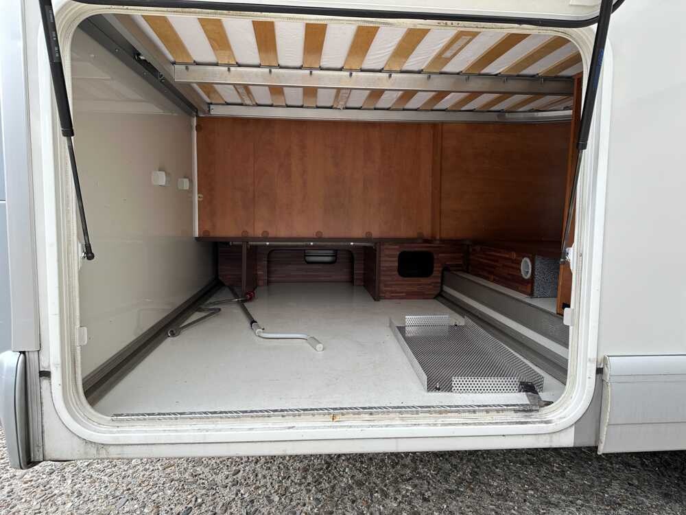 Carthago Chic C-Line I 4.2F 136pk 2011, KLK-90-S