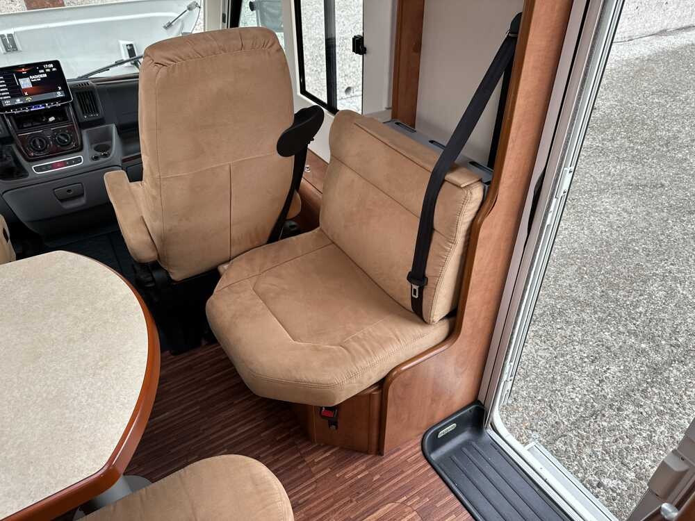 Carthago Chic C-Line I 4.2F 136pk 2011, KLK-90-S