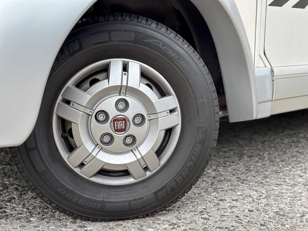 Carthago Chic C-Line I 4.2F 136pk 2011, KLK-90-S