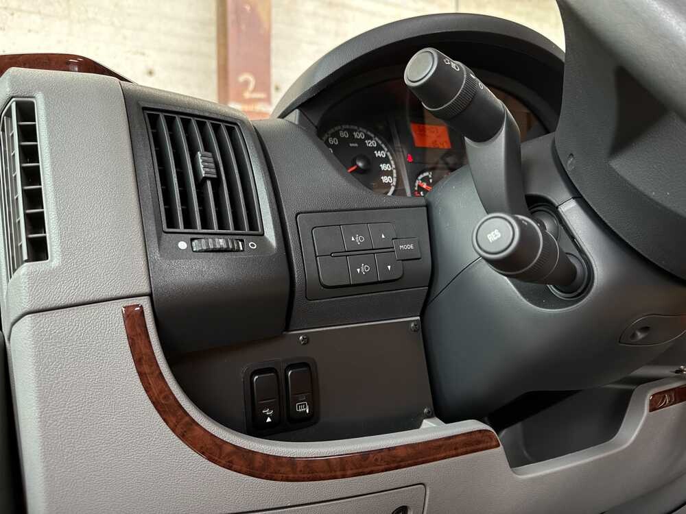Carthago Chic C-Line I 4.2F 136pk 2011, KLK-90-S