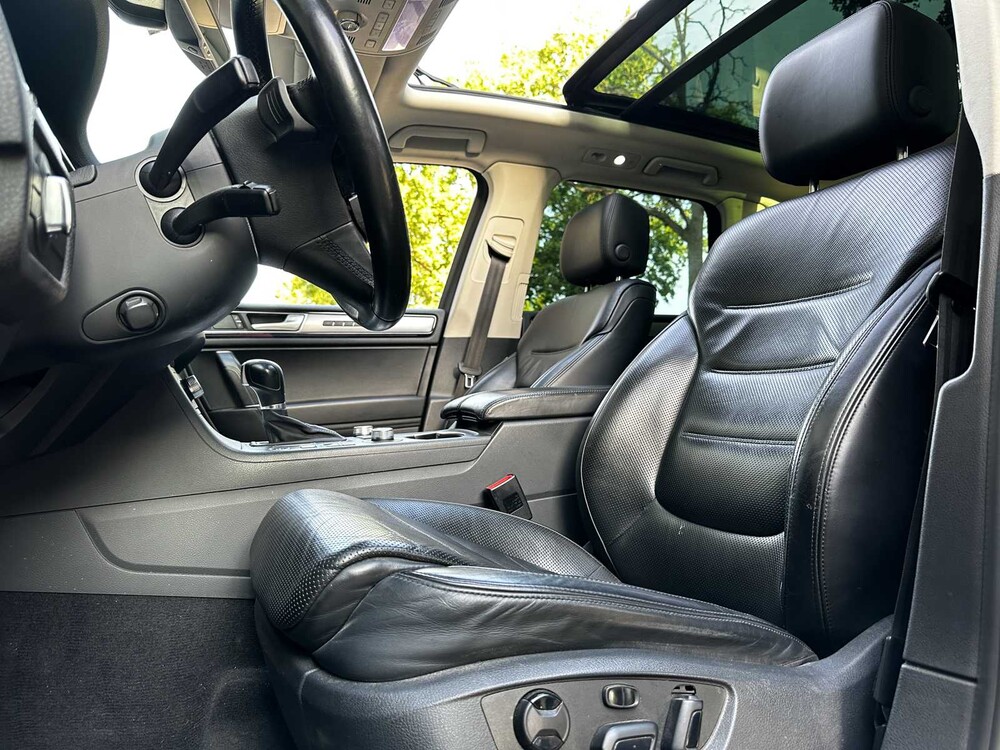 Volkswagen Touareg 4.2 V8 TDI 340pk 2015, S-216-BF