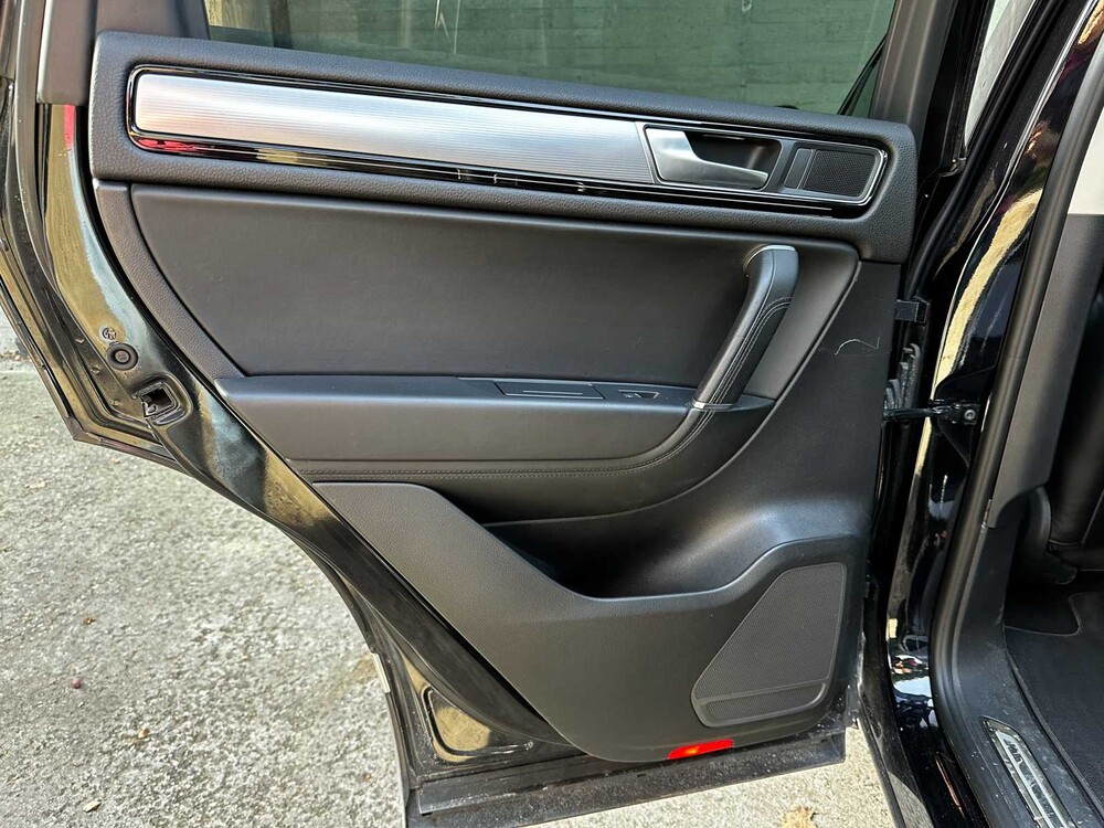 Volkswagen Touareg 4.2 V8 TDI 340pk 2015, S-216-BF