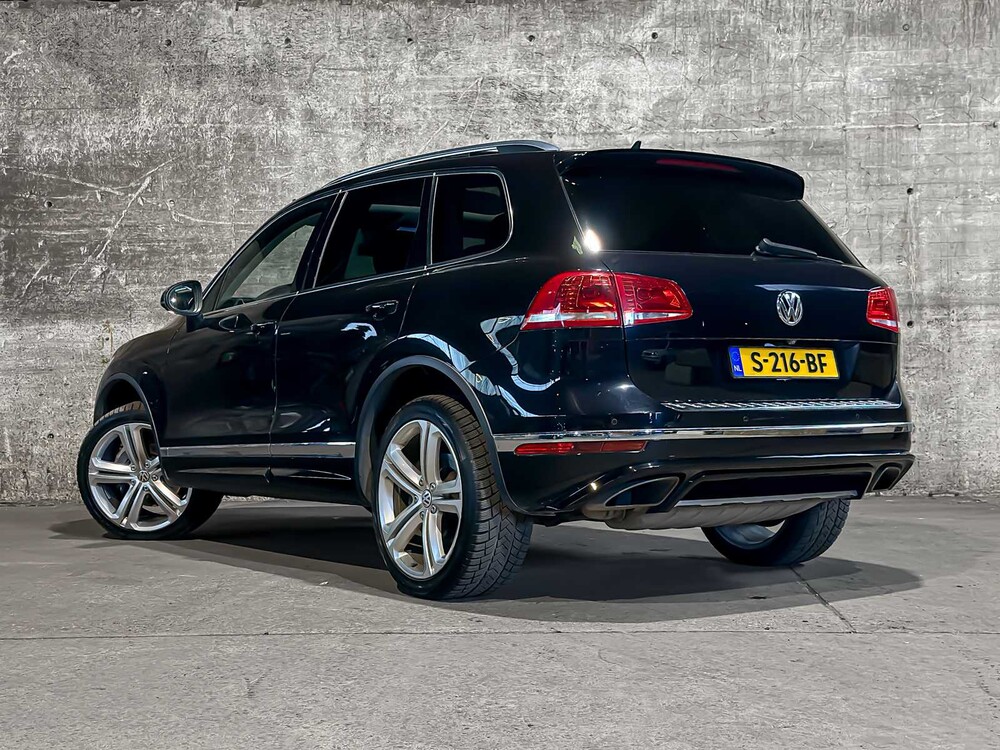 Volkswagen Touareg 4.2 V8 TDI 340pk 2015, S-216-BF