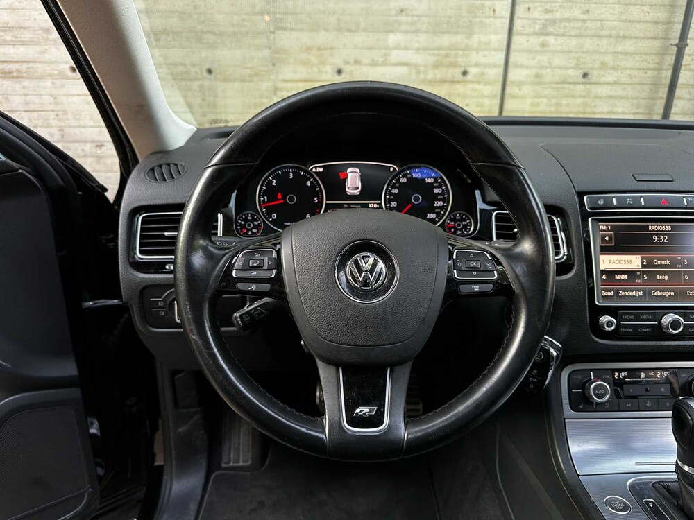 Volkswagen Touareg 4.2 V8 TDI 340pk 2015, S-216-BF