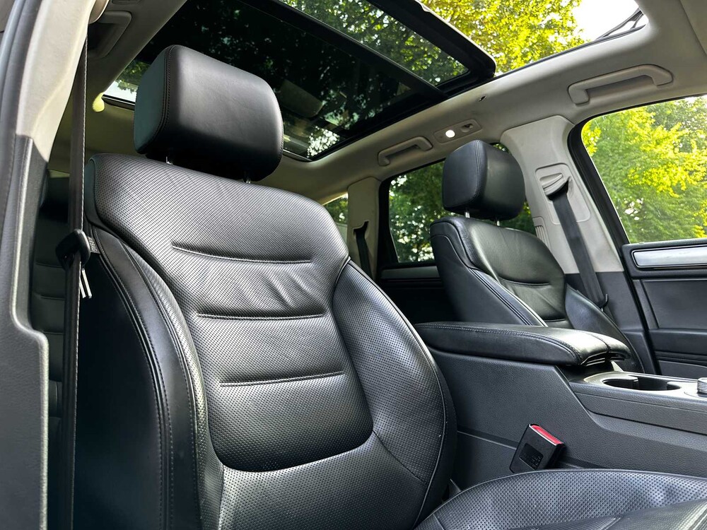 Volkswagen Touareg 4.2 V8 TDI 340pk 2015, S-216-BF