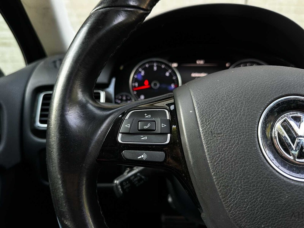Volkswagen Touareg 4.2 V8 TDI 340pk 2015, S-216-BF