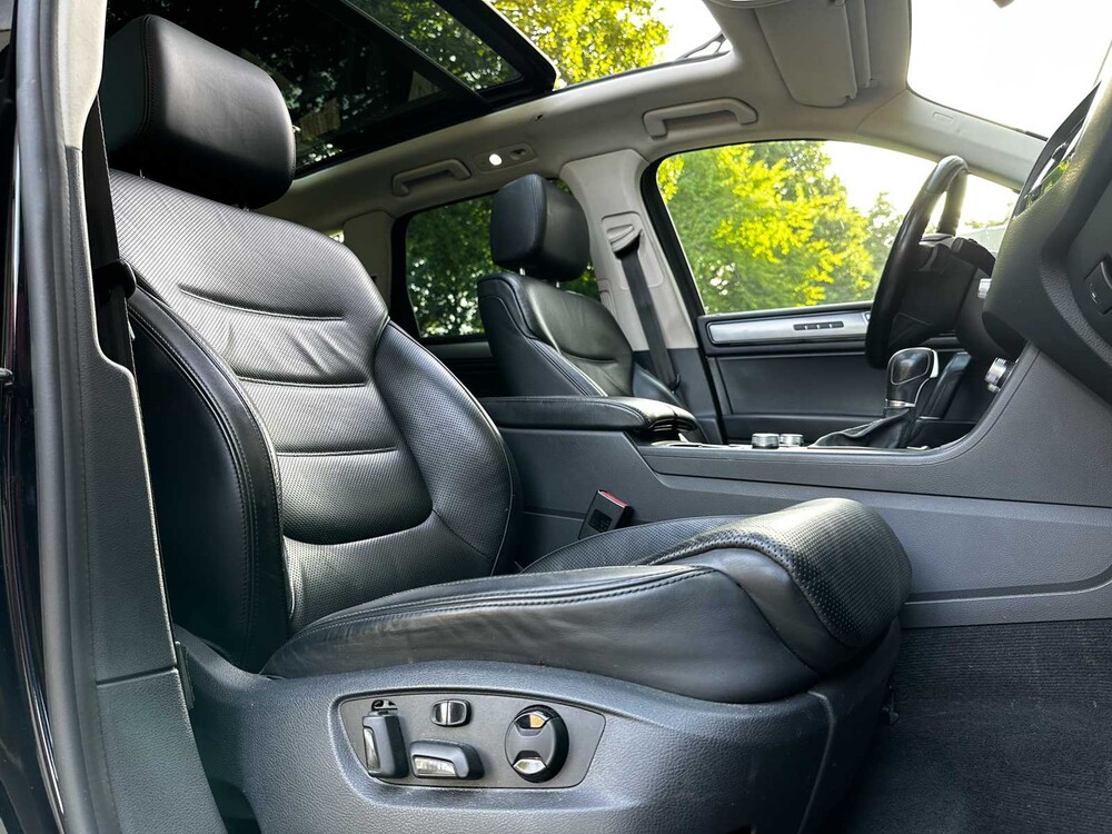 Volkswagen Touareg 4.2 V8 TDI 340pk 2015, S-216-BF
