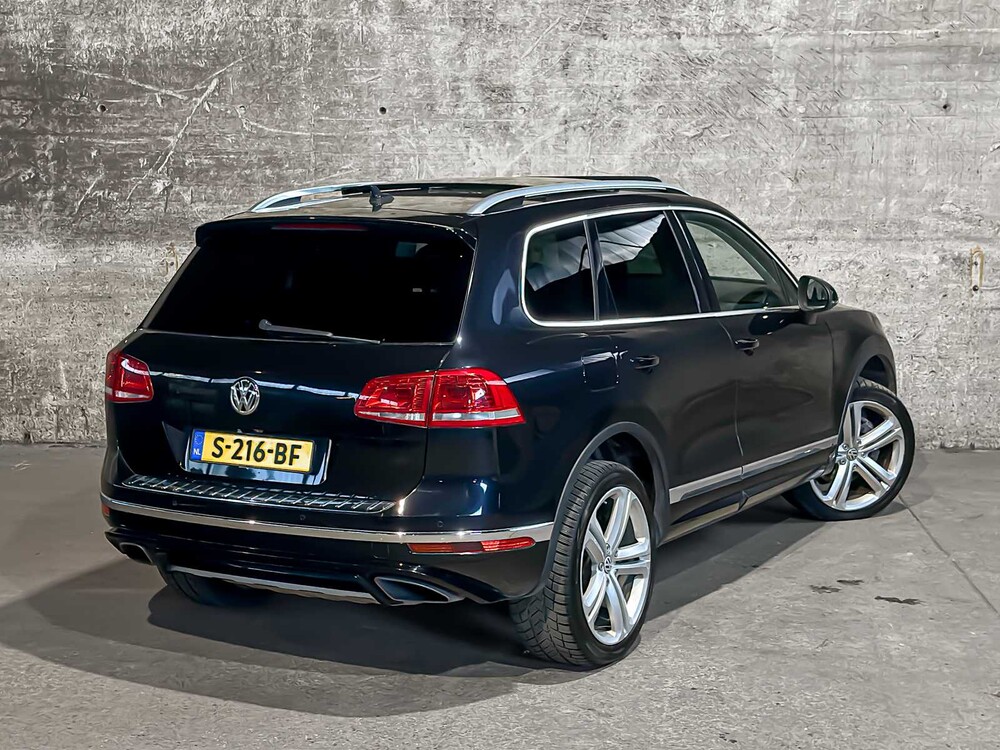 Volkswagen Touareg 4.2 V8 TDI 340pk 2015, S-216-BF