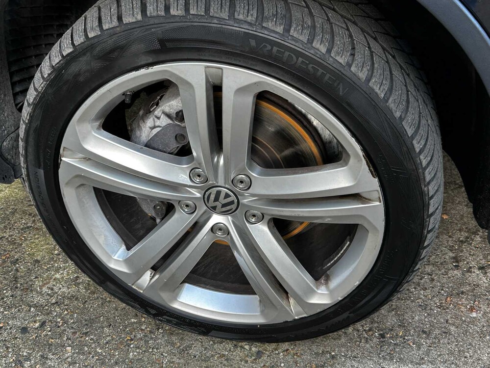 Volkswagen Touareg 4.2 V8 TDI 340pk 2015, S-216-BF