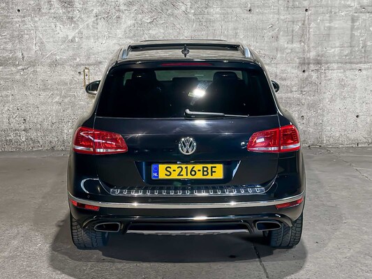 Volkswagen Touareg 4.2 V8 TDI 340pk 2015, S-216-BF