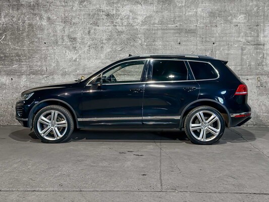 Volkswagen Touareg 4.2 V8 TDI 340pk 2015, S-216-BF