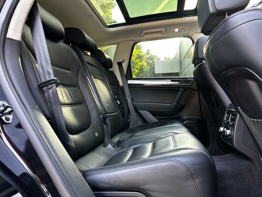 Volkswagen Touareg 4.2 V8 TDI 340pk 2015, S-216-BF