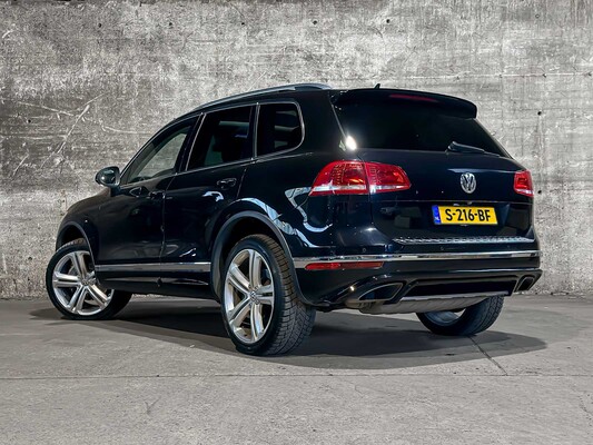 Volkswagen Touareg 4.2 V8 TDI 340pk 2015, S-216-BF