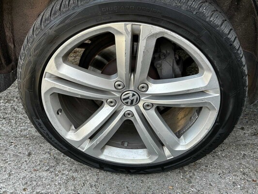 Volkswagen Touareg 4.2 V8 TDI 340pk 2015, S-216-BF