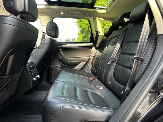 Volkswagen Touareg 4.2 V8 TDI 340pk 2015, S-216-BF