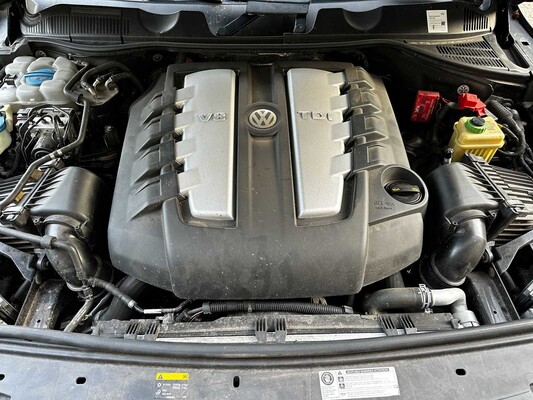 Volkswagen Touareg 4.2 V8 TDI 340pk 2015, S-216-BF