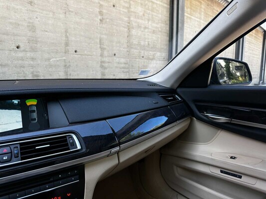 BMW ActiveHybrid7 F04 4,4 V8 465 PS 2010