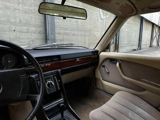 Mercedes-Benz 280 SE W116 240pk 1977