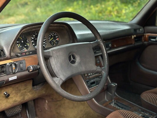 Mercedes-Benz SE W126 107pk 1982, X-916-HG