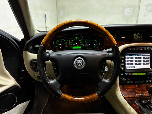 Jaguar XJ 2.7D V6 BITURBO LWB 207pk 2008, JBH-69-L