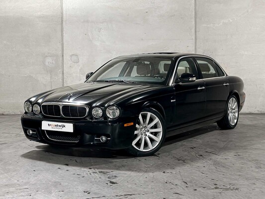 Luxury, sports and classic cars te Tiel