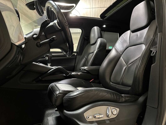 Porsche Cayenne Turbo 4.8 V8 500pk 2010, JF-108-D