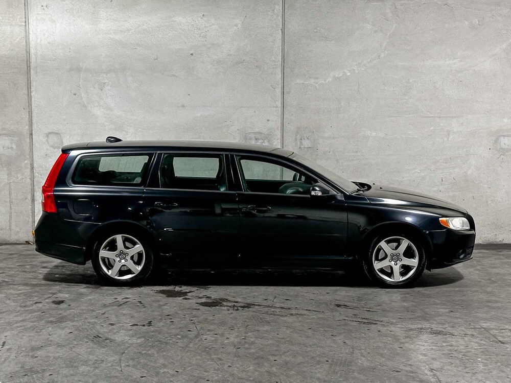 Volvo V70 2.4 D5 Momentum 185pk 2008 (Origineel-NL), 23-HHF-4