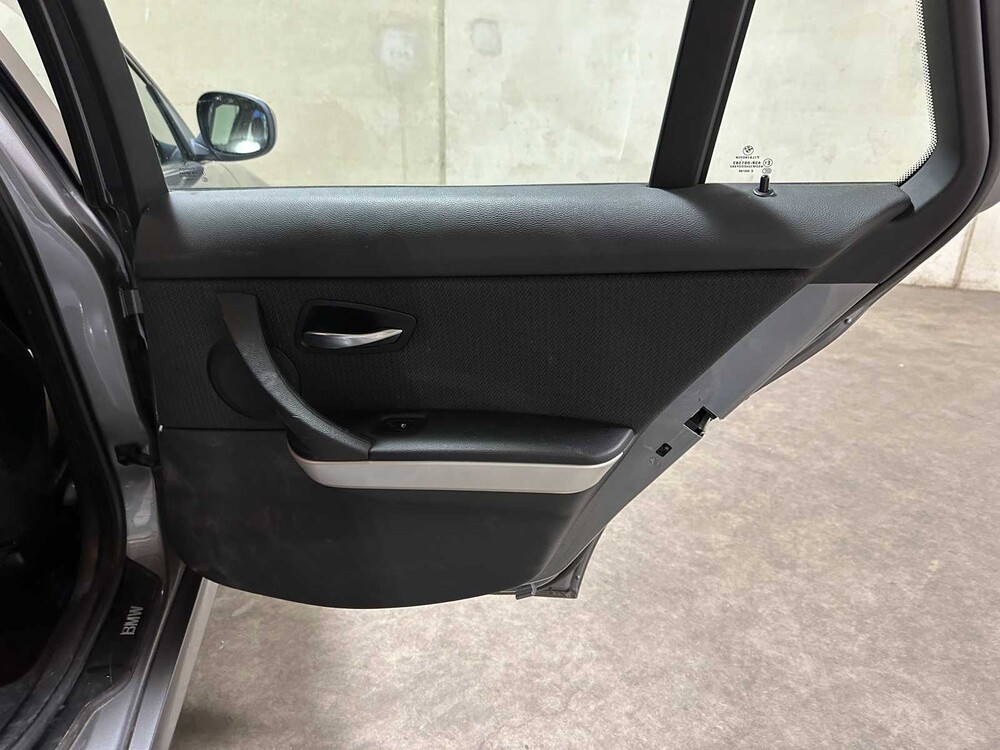 BMW 318i Touring Business Line 3-serie (Origineel-NL), 22-LDH-4