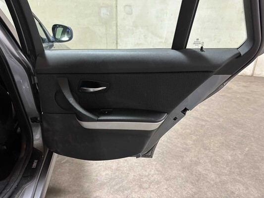 BMW 318i Touring Business Line 3-serie (Origineel-NL), 22-LDH-4