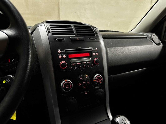 Suzuki Grand Vitara 1.6-16V Exklusiv 4x4 106 PS 2006 (Original-NL), 64-SK-HD
