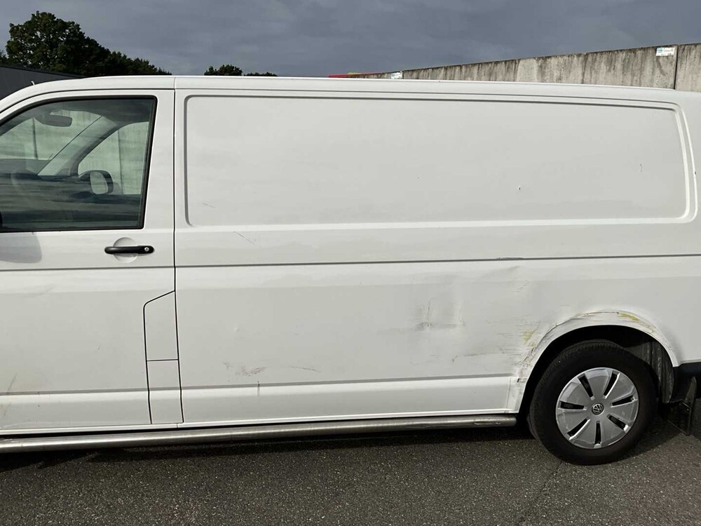 Volkswagen Transporter 2.0 TDI L2H1 XL 150pk 3-Persoons 2023 V-03-RHJ (33.170km)