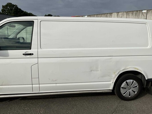 Volkswagen Transporter 2.0 TDI L2H1 XL 150pk 3-Persoons 2023 V-03-RHJ (33.170km)
