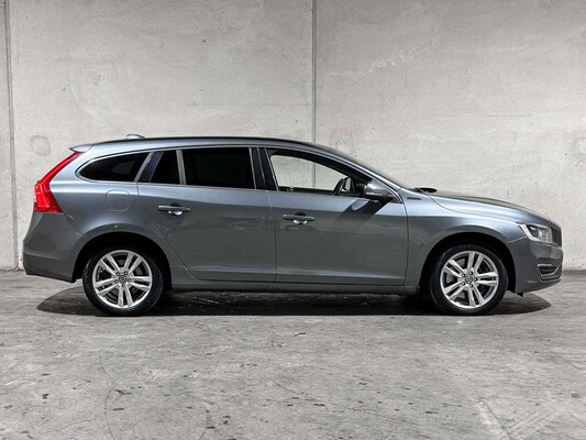 Volvo V60 2.4 D5 Twin Engine Special Edition 163pk 2015, NH-759-L