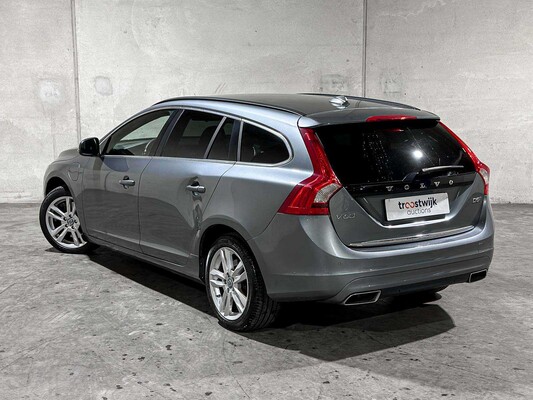 Volvo V60 2,4 D5 Doppelmotor Special Edition 163 PS 2015, NH-759-L