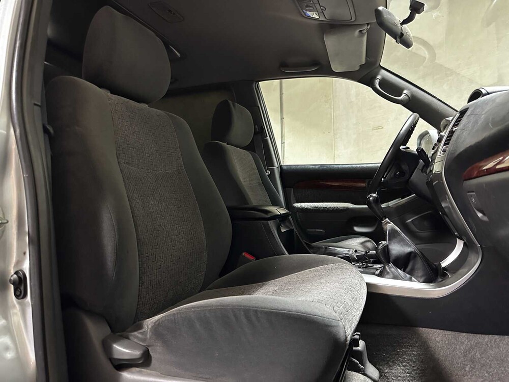 Toyota Land Cruiser 3.0 D-4D VX HR Blind Van 4x4 163pk 2004 (Origineel-NL), 53-BL-TK