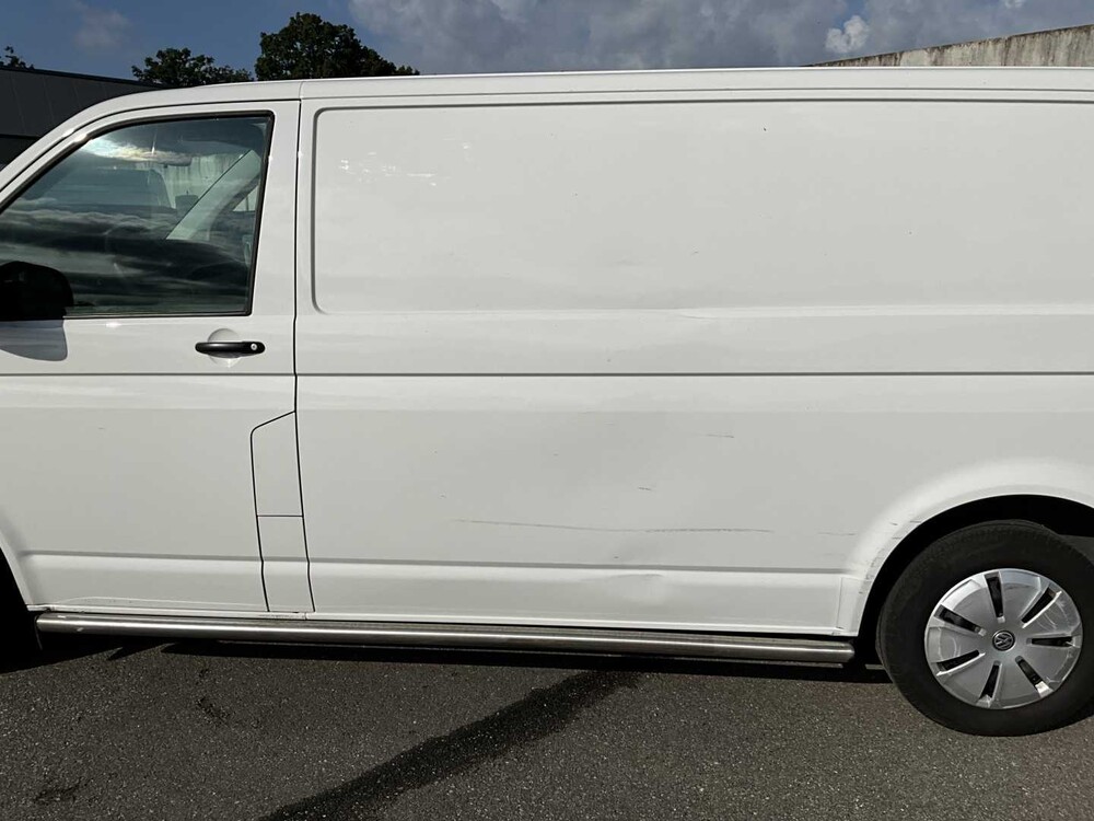 Volkswagen Transporter 2.0 TDI L2H1 XL 150pk 3-Persoons 2023 V-03-RHD (35.404km)