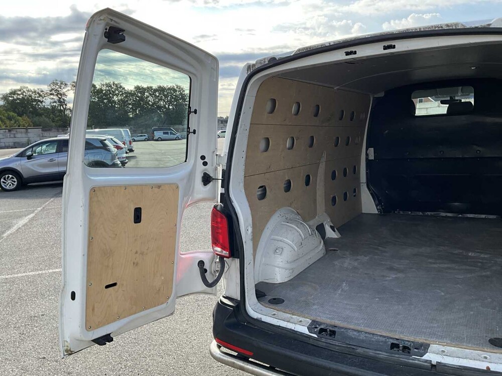 Volkswagen Transporter 2.0 TDI L2H1 XL 150pk 3-Persoons 2023 V-03-RHD (35.404km)