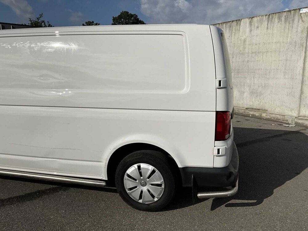 Volkswagen Transporter 2.0 TDI L2H1 XL 150pk 3-Persoons 2023 V-03-RHD (35.404km)