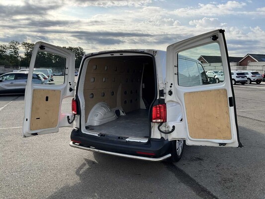 Volkswagen Transporter 2.0 TDI L2H1 XL 150pk 3-Persoons 2023 V-03-RHD (35.404km)