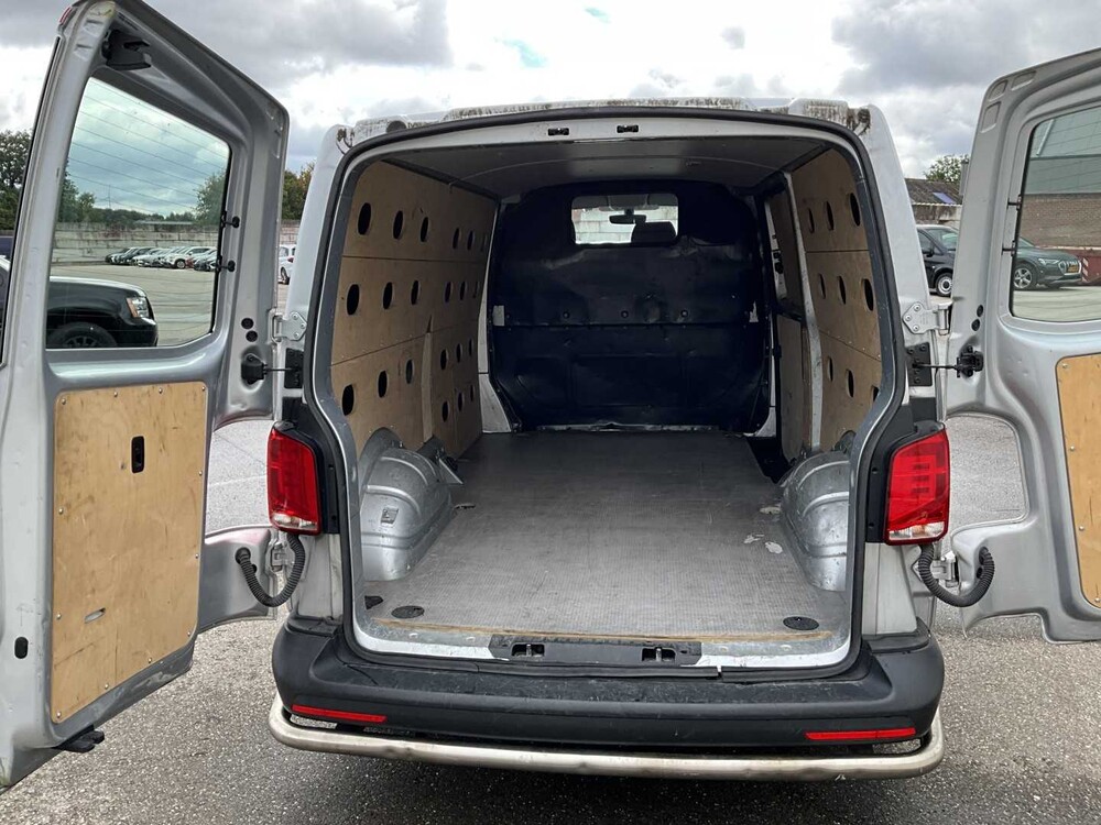 Volkswagen Transporter 2.0 TDI L2H1 XL 150pk 3-Persoons 2023 V-05-RGN (35.548km)