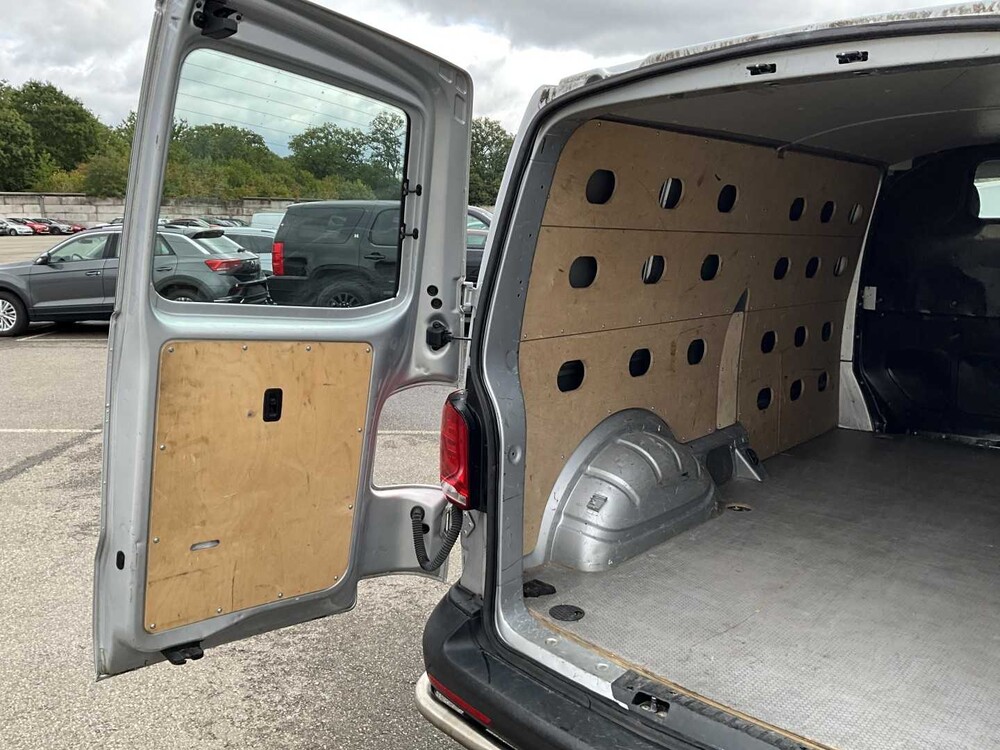 Volkswagen Transporter 2.0 TDI L2H1 XL 150pk 3-Persoons 2023 V-05-RGN (35.548km)
