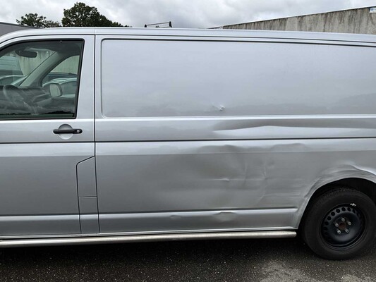 Volkswagen Transporter 2.0 TDI L2H1 XL 150pk 3-Persoons 2023 V-05-RGN (35.548km)