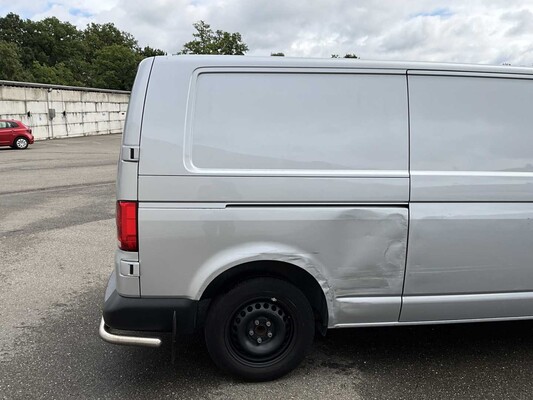Volkswagen Transporter 2.0 TDI L2H1 XL 150pk 3-Persoons 2023 V-05-RGN (35.548km)