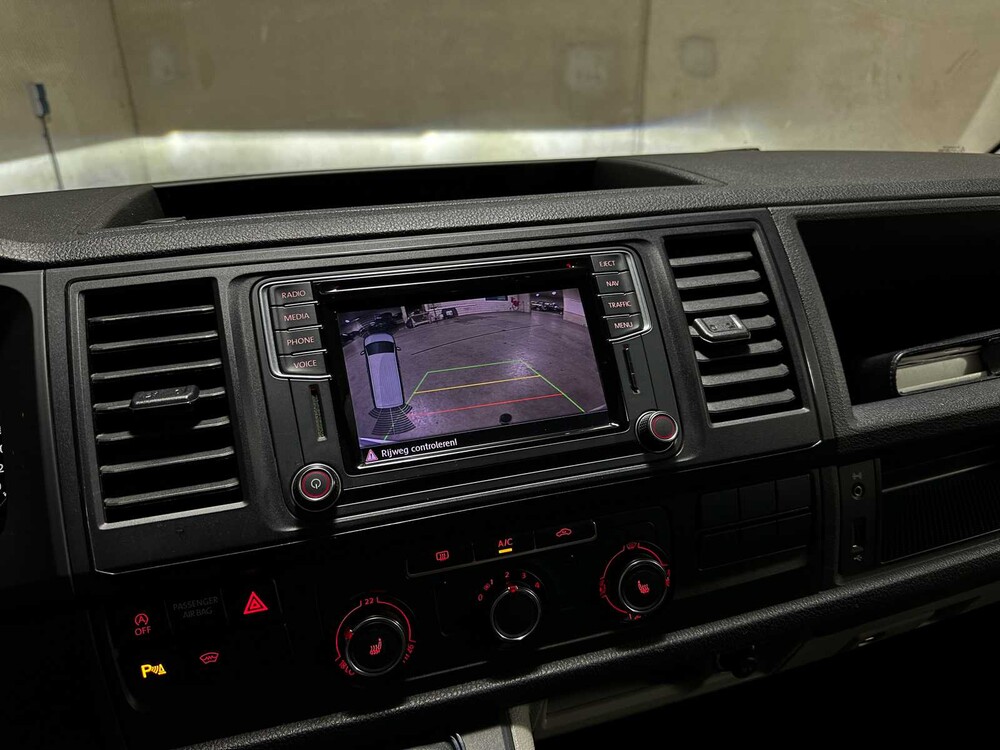 Volkswagen Transporter 2.0 TDI L2H1 179pk 2015 (Origineel-NL + 1e eigenaar) Automaat, VS-398-B