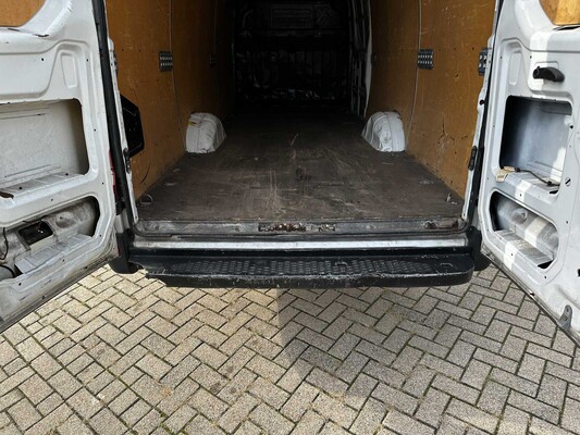 Iveco Daily 35S13V 2.3 410 H3 126pk 2015 (3-persoons), V-418-XR
