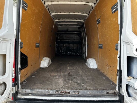 Iveco Daily 35S13V 2.3 410 H3 126pk 2015 (3-persoons), V-418-XR