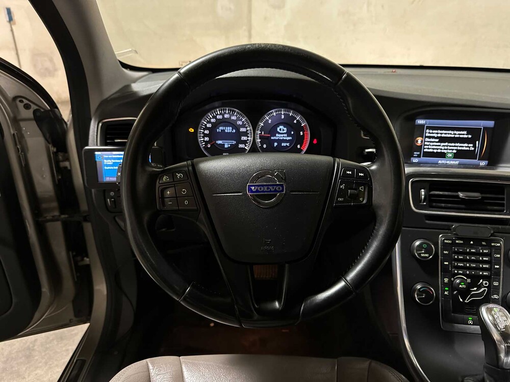 Volvo V60 1.6 D2 Kinetic 114pk 2012 (Origineel-NL) Automaat, 24-XZL-6