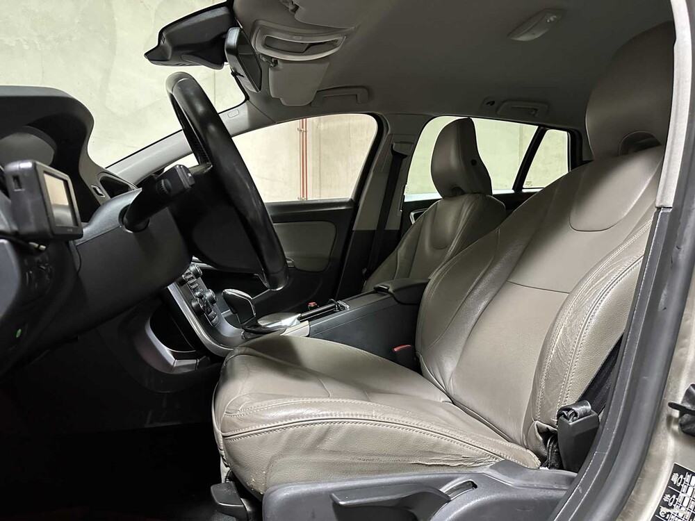 Volvo V60 1.6 D2 Kinetic 114pk 2012 (Origineel-NL) Automaat, 24-XZL-6