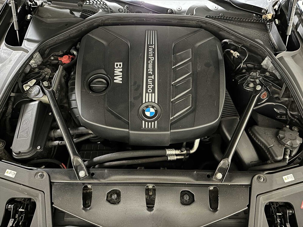 BMW 520d Touring High Executive M Sport 184pk 2013 5-serie, NN-706-Z
